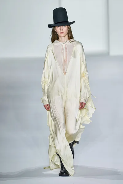 Look 37